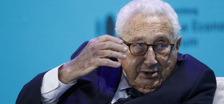Kissinger ammette difficoltà con la Russia