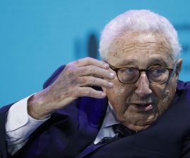 Kissinger ammette difficoltà con la Russia