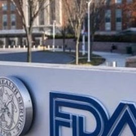 Il panel di esperti dell’ FDA ha votato per “riprogettare” i vaccini COVID