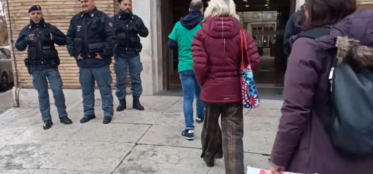 Riapriamo le porte Riapriamo le porte