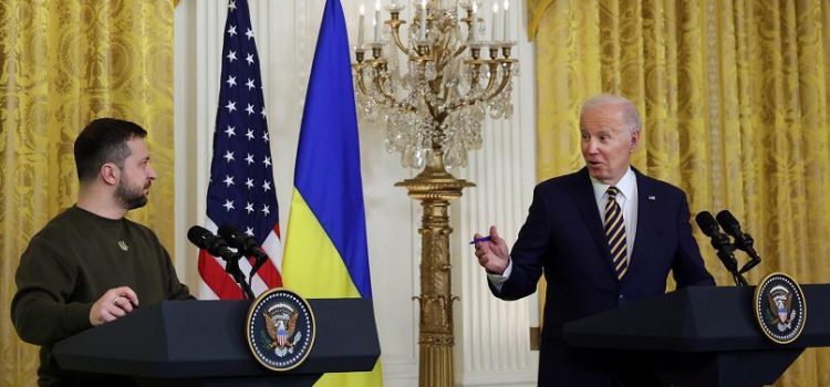 Joe Biden e Volodymyr Zelensky