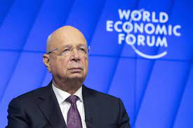 Klaus Schwab: “Dobbiamo padroneggiare l’IA altrimenti l’umanità sfuggirà al nostro potere”