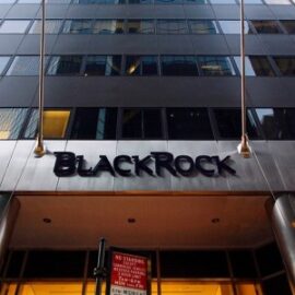 Clamoroso annuncio di Blackrock: nessuna transizione energetica a meno che la tecnologia non costi meno.