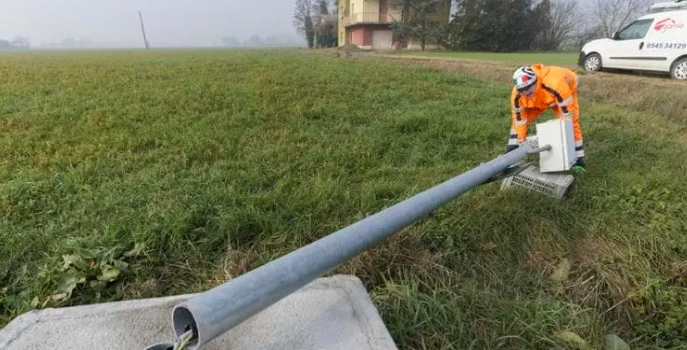 Fleximan cambia regione e fa una doppietta meravigliosa: abbattuti due velox appena installati in provincia della Spezia Fleximan cambia regione e fa una doppietta meravigliosa: abbattuti due velox appena installati in provincia della Spezia
