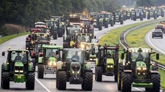 Protesta degli agricoltori: una lotta contro gli slogan semplicistici del potere globalista guidato da Bill Gates Protesta degli agricoltori: una lotta contro gli slogan semplicistici del potere globalista guidato da Bill Gates