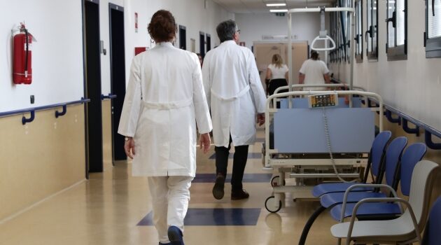 Tumori, Oms: “35 milioni di nuovi casi nel 2050, +77% rispetto al 2022, nei Paesi poveri raddoppierà la mortalità” Tumori, Oms: “35 milioni di nuovi casi nel 2050, +77% rispetto al 2022, nei Paesi poveri raddoppierà la mortalità”