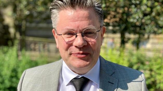 È l’avvocato delle vittime del modRNA È l’avvocato delle vittime del modRNA