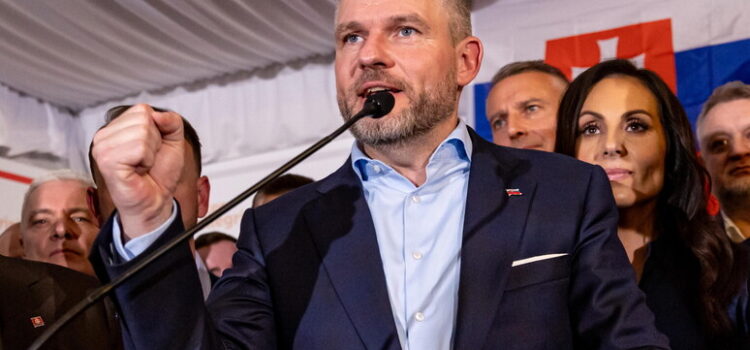 Nuovo schiaffone all’Europa. Vittoria schiacciante, il nuovo Presidente della Slovacchia dichiaratamente sovranista.