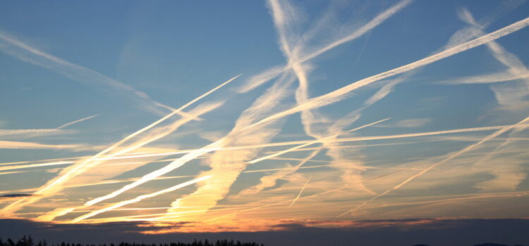 Non “scie chimiche”, ma inseminazione delle nuvole: approvata in Tennessee la prima legge che vieta il rilascio di sostanze chimiche nell’aria