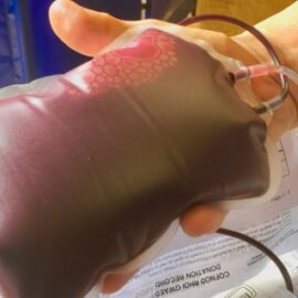 Il sangue avvelenato dei donatori vaccinati